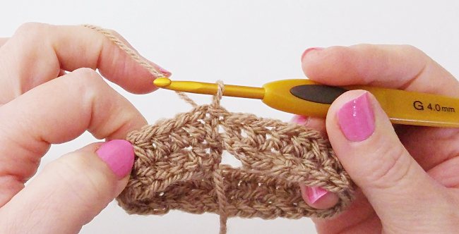 How to crochet fingerless mitts tutorialHow to crochet a fingerless mitt round 1 cuff