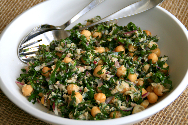 Kale salad with tuna
