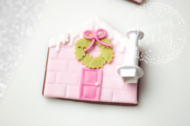 Flat gingerbread house cookies tutorial wreath