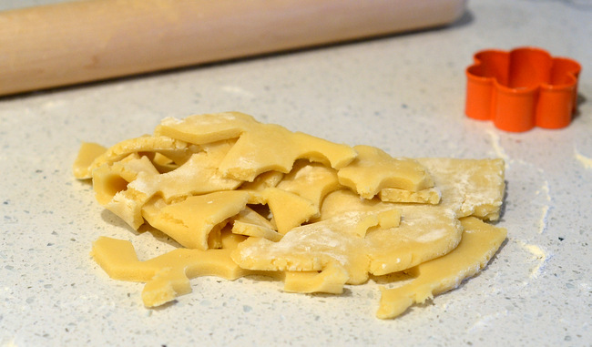 How to Roll Out Cookie Dough: Dough Scraps