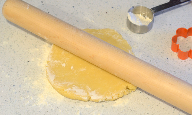 How to Roll Out Cookie Dough
