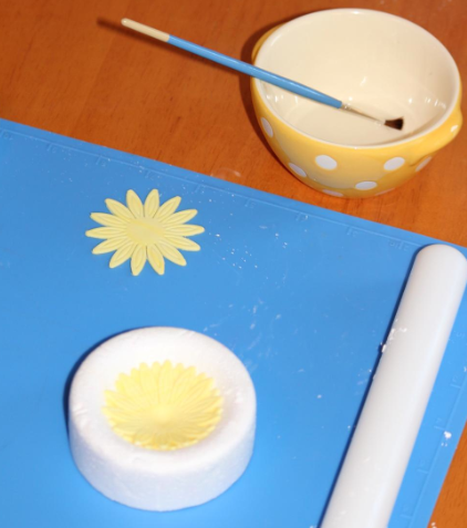 Add A Center to the Sugar Flower and Molding Sugar Flower in Bowl