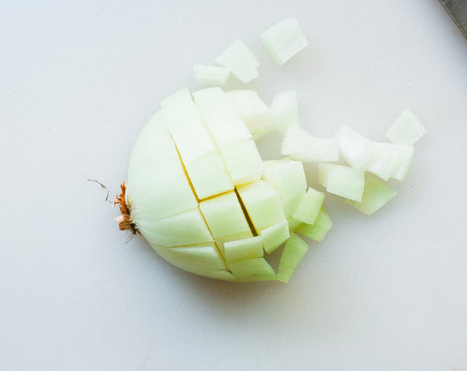 Example of medium dice with an onion