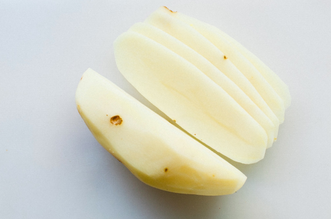 julienne cut with a potato