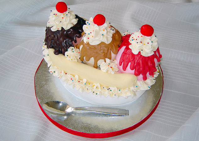 banana split cake