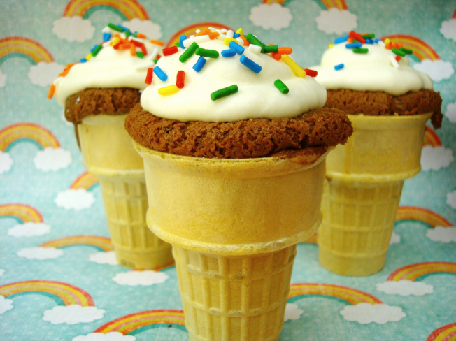 cupcakes in ice cream cones