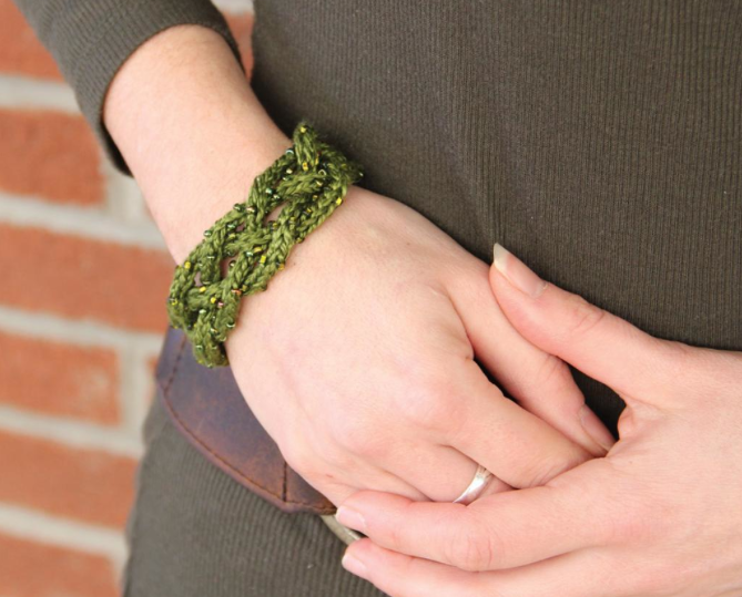 knitted jewelry