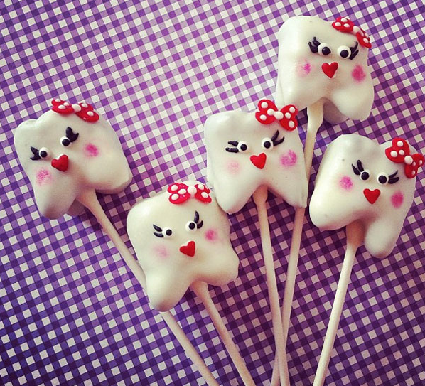 tooth cake pops