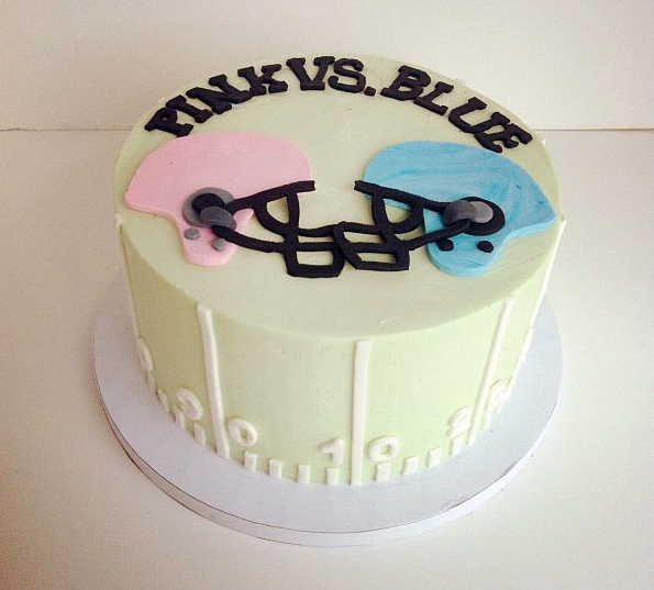 pink vs blue cake