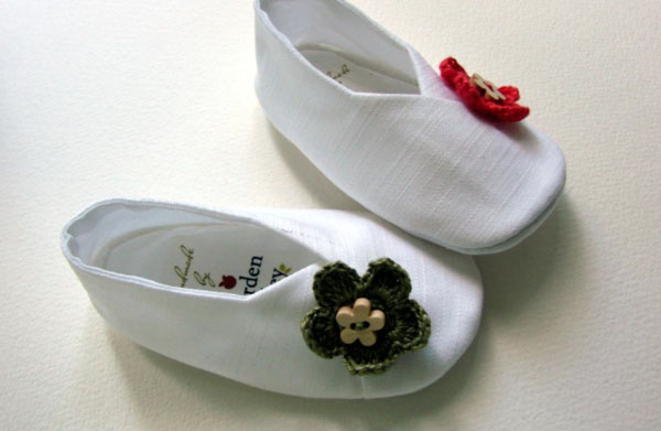 Little White Baby Kimono Shoes with Colored Flowers