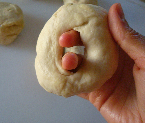 Fingers Molding Hole in Center of Bagel Dough