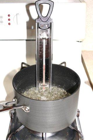 Thermometer in Cooking Sugar