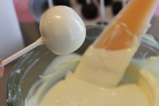 Smooth, Dipped Cake POp