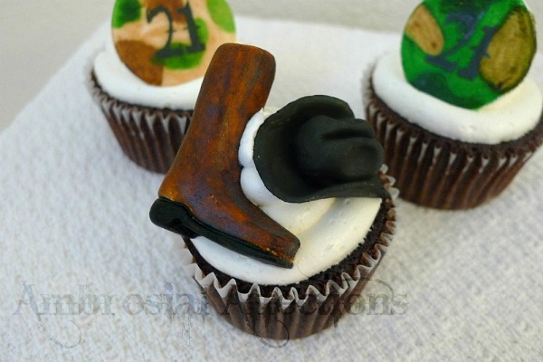 Fondant Cowboy Boot and Cowboy Hat on Cupcake