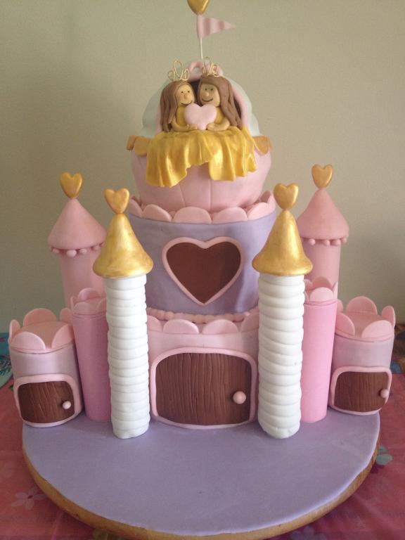 Twin Cake Featuring Two Princesses in Castle