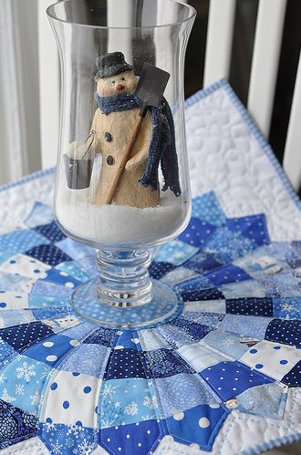 Dresden Plate Place Mat, Snowman in Glass on Top