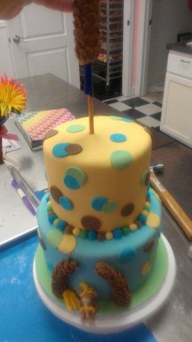 Adding Palm Tree to Top of Cake