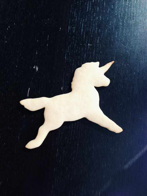 Solo Unicorn-Shaped Sugar Cookie