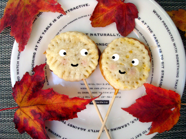 Cartoon-Decorating Pie Pops with Autumn Leaves