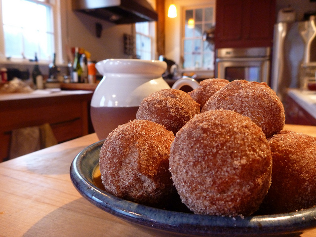 Sugar-Dusted Sufganiyot 