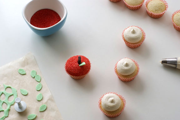 Decorating Cupcakes - www.craftsy.com