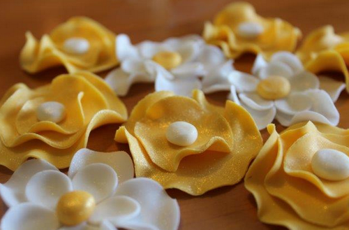 fondant flowers gold and white