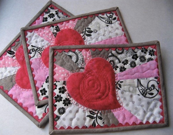 Heart Mug Rug - Pattern on www.craftsy.com