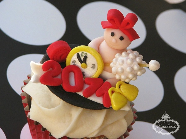 Very Cute New Year's Baby Cupcakes