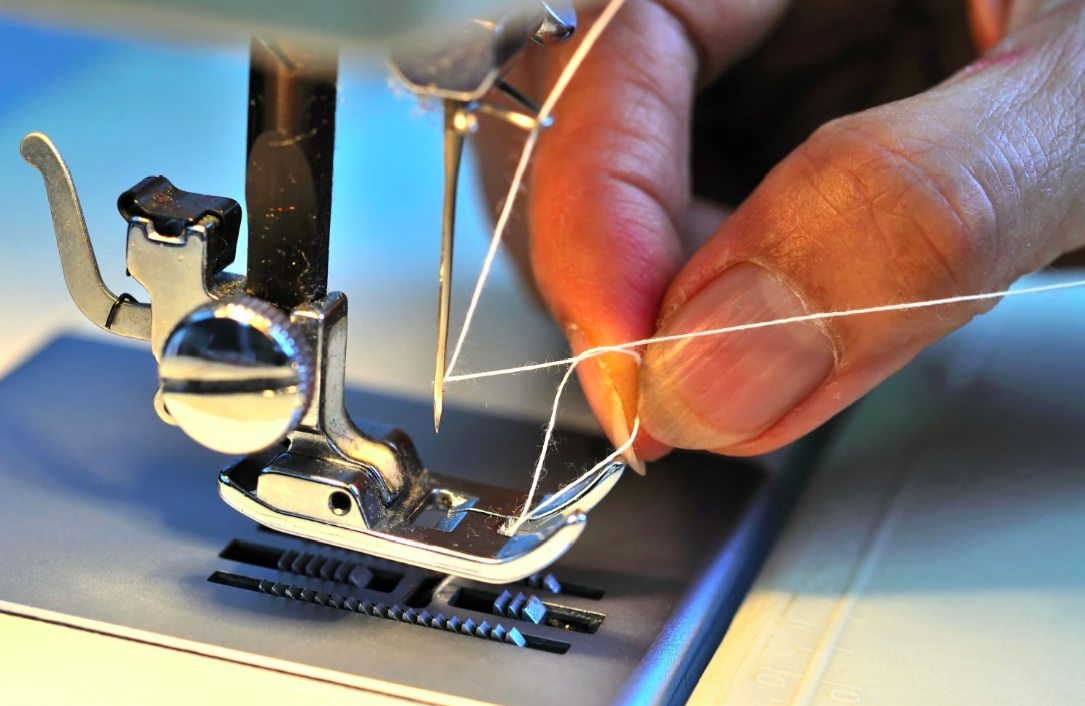 Threading a Needle on a Sewing Machine - craftsy 