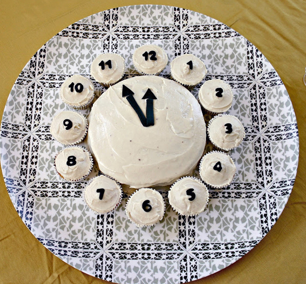 New Year S Eve Cake Ideas Sparkle Shine Pizzazz