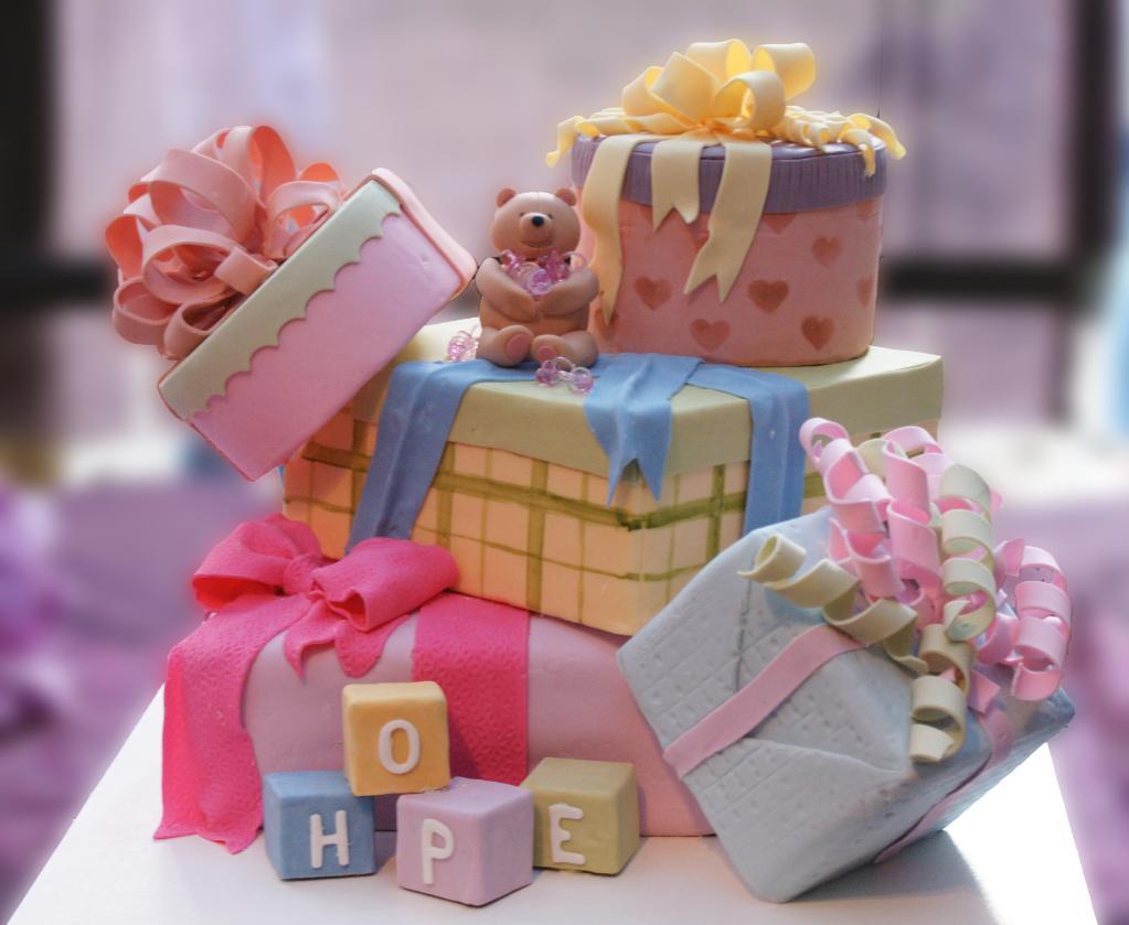 Present-Shaped Cake - Bluprint.com