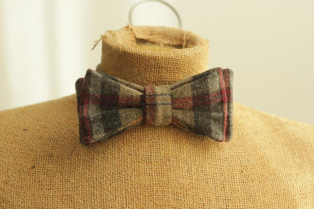 Plaid Bow Tie - www.craftsy.com