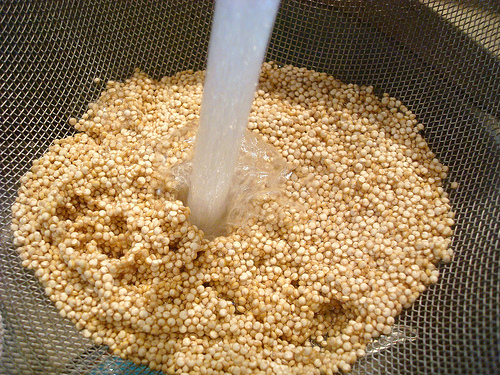 Rinsing Quinoa