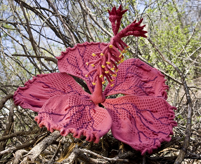 Knitted hibiscus