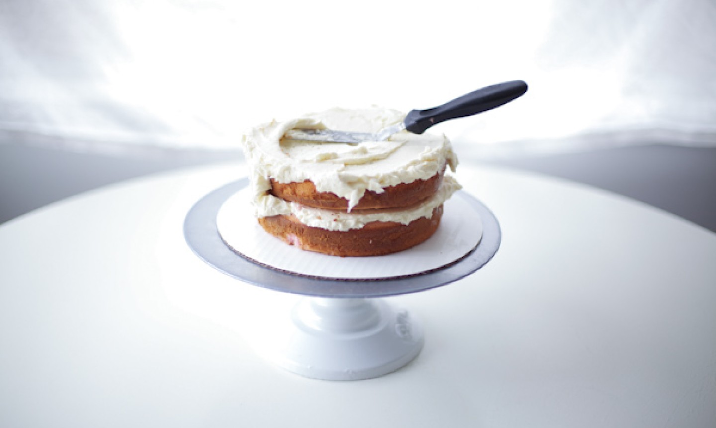 escarchando la tarta apilada