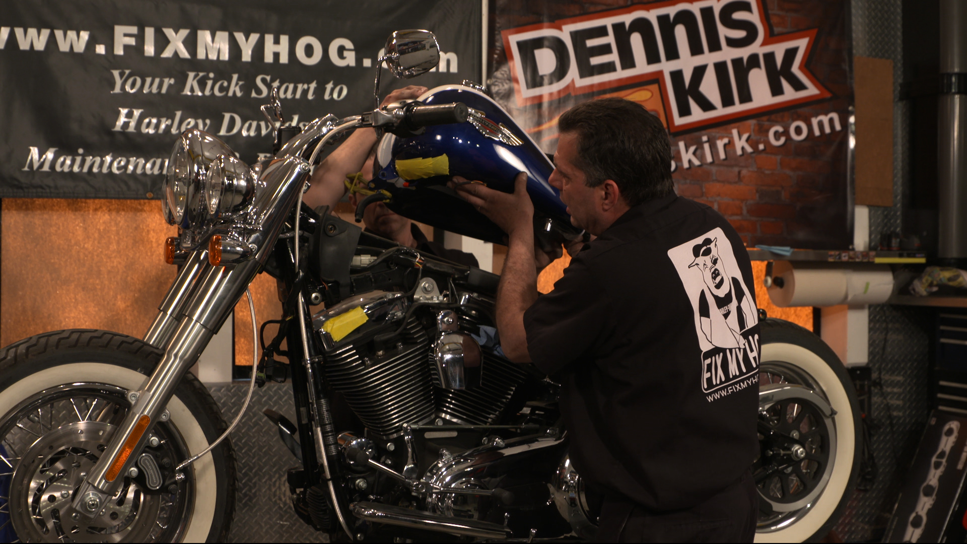 Harley Davidson Sportster: How to Remove Gas Tank