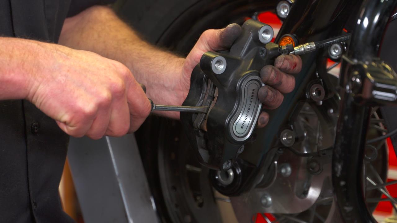 harley brake pad replacement