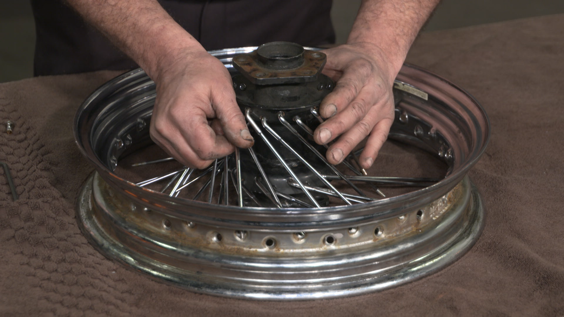 Lacing a Wheel | Fix My Hog
