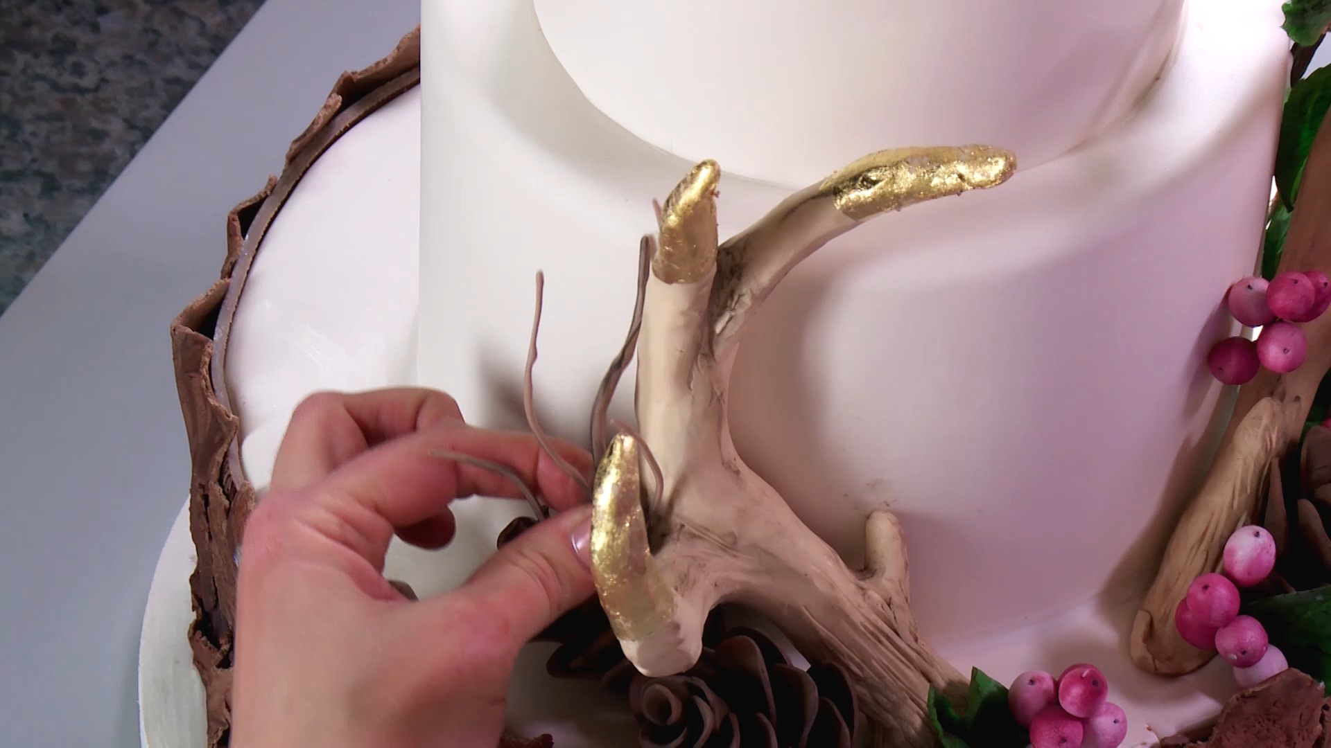 Wreath Cake: Antlers Wreath