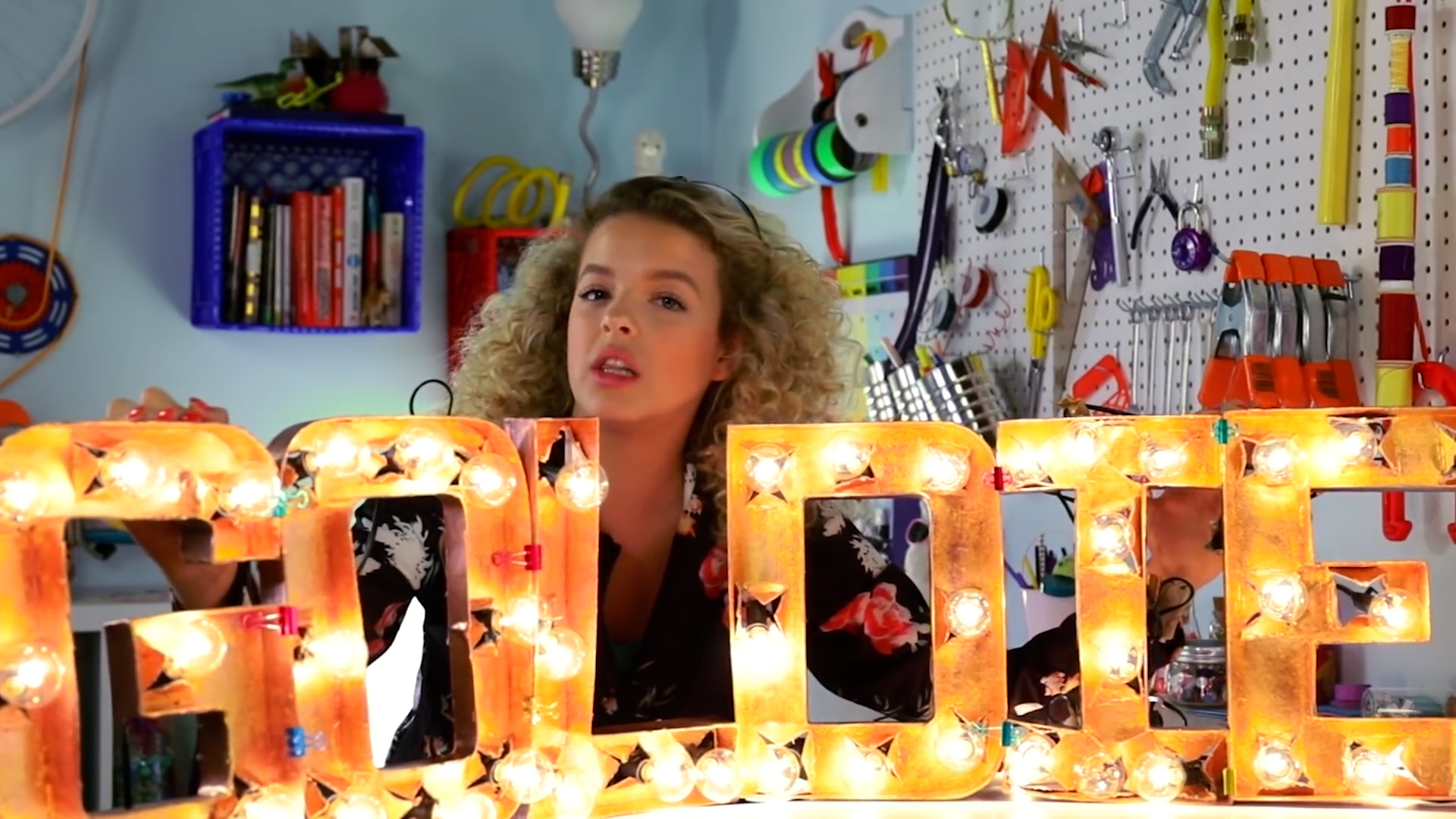 DIY Movie Night Hacks: Galaxy Popcorn, DIY Marquee, Popcorn Light