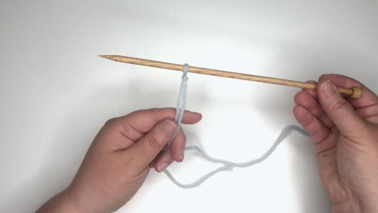 How to Make a Slip Knot The Knitting Circle