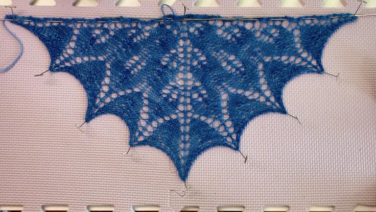 Blocking a Lace Shawlproduct featured image thumbnail.
