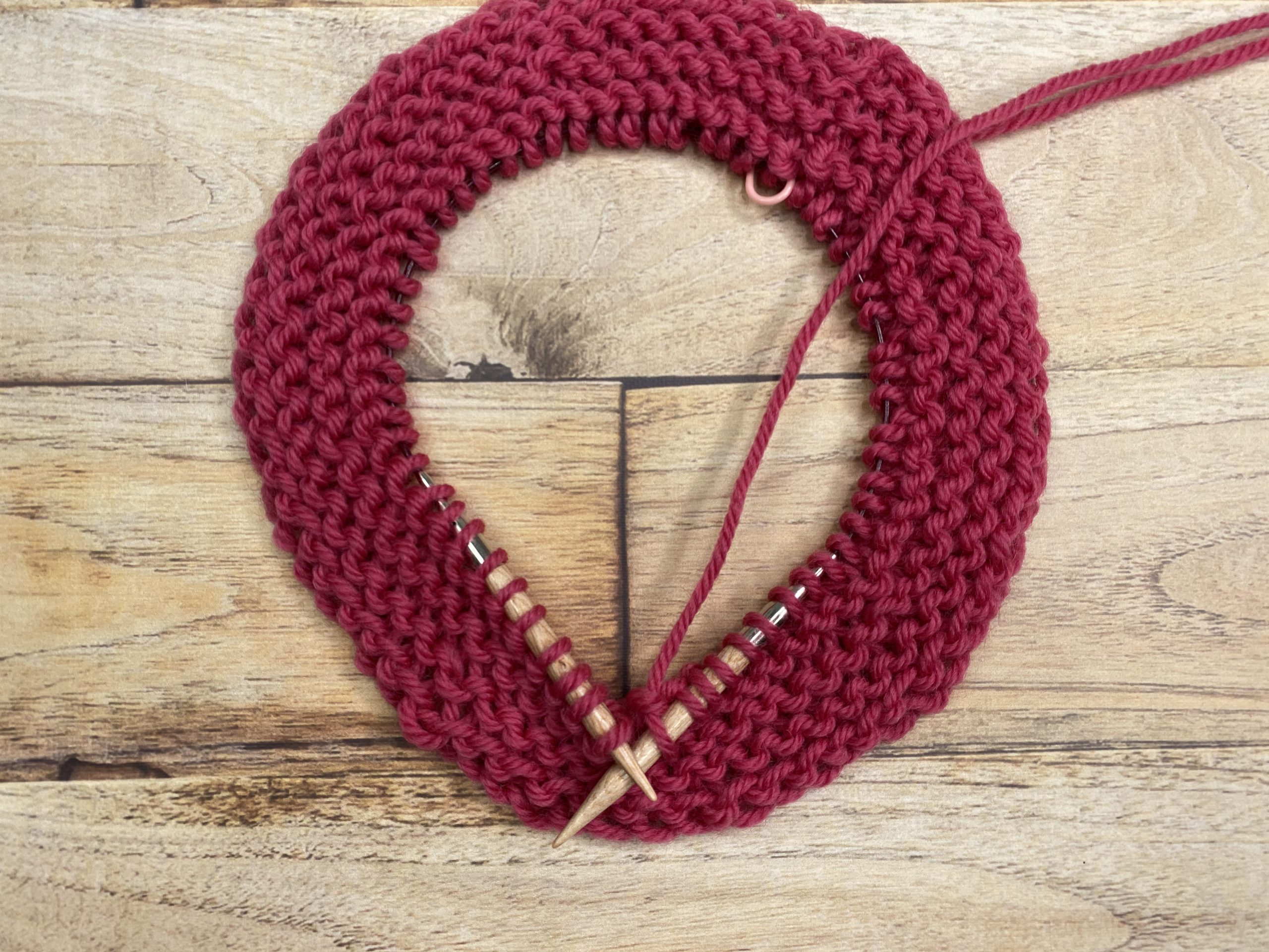 HOW I KNIT on 9 inch circular knitting needles in a round