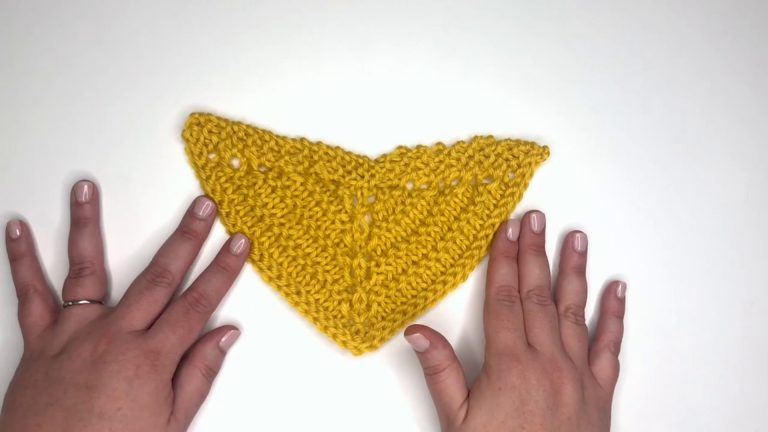 Knit Purl Ridge Stitch Triangle Shawlproduct featured image thumbnail.