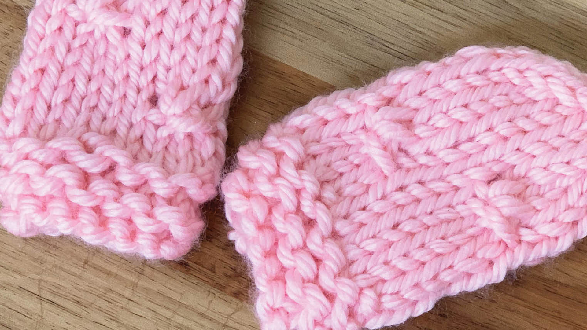 Free Knitting Pattern - Flower Knot Baby Mitts