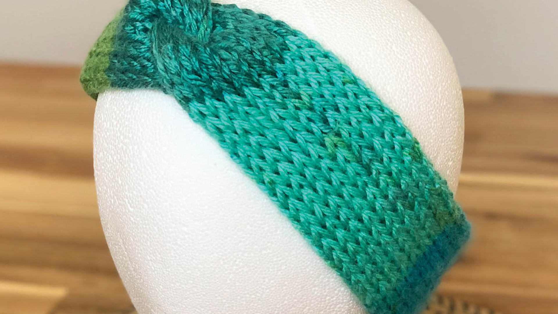 Free Knitting Pattern - Twisted Stockinette Stitch Headband