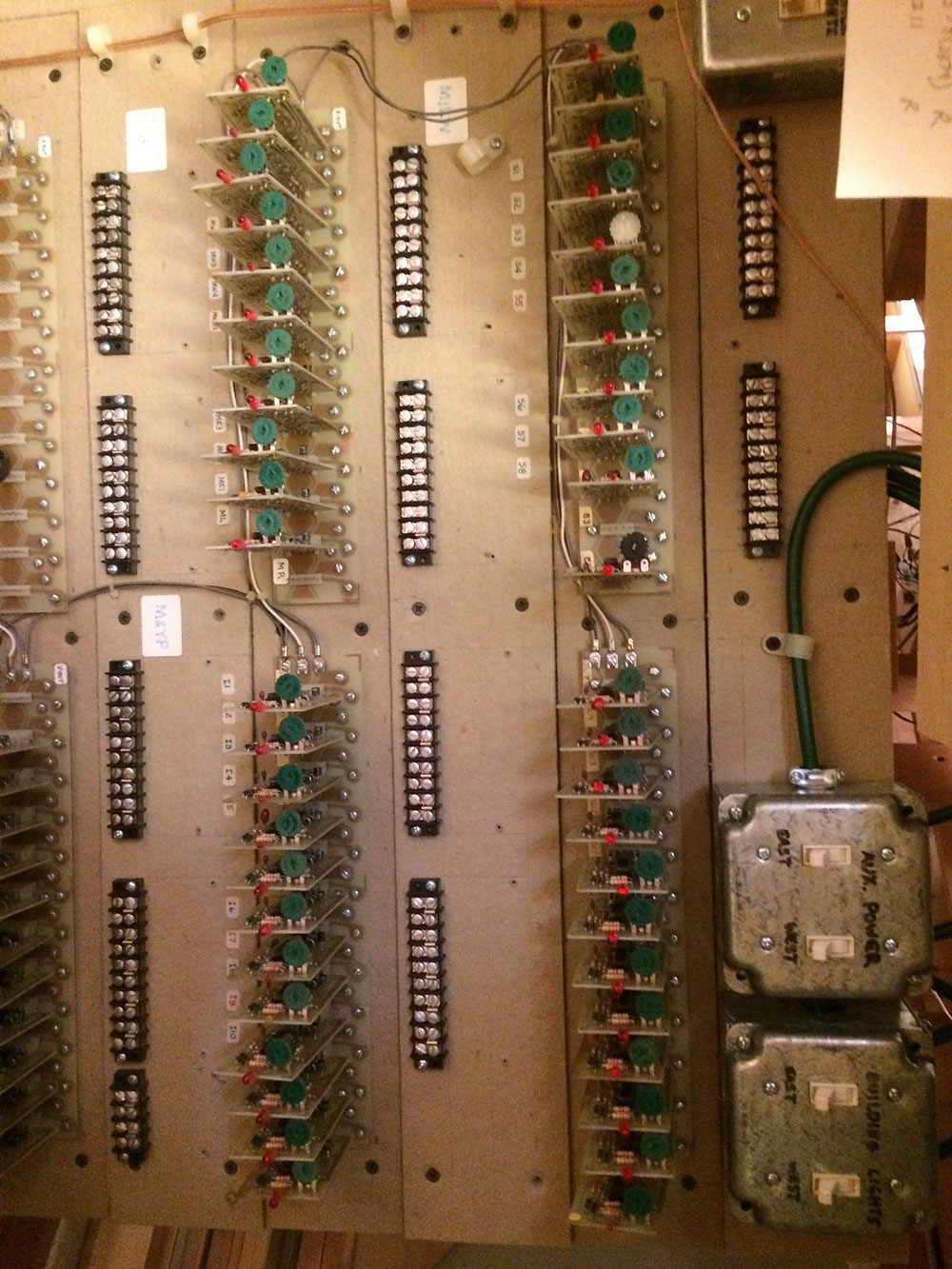 wiring model railway