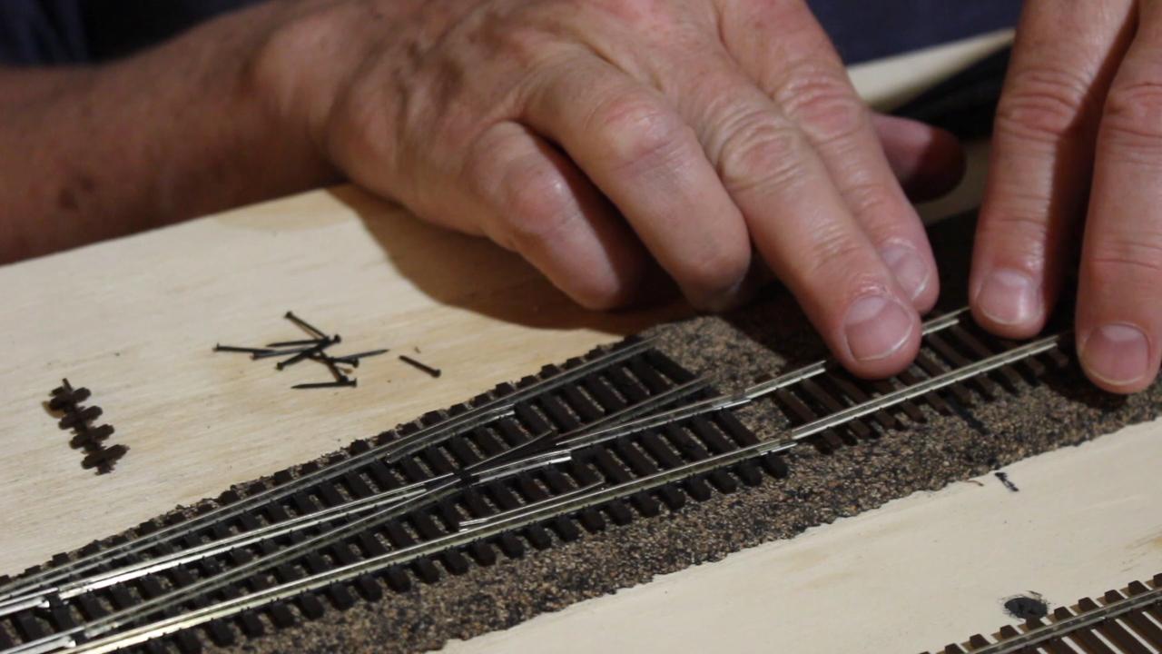 How to Lay HO Scale Trackproduct featured image thumbnail.