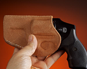 Carrying When the Heat’s On: Summer Handgun Carryarticle featured image thumbnail.