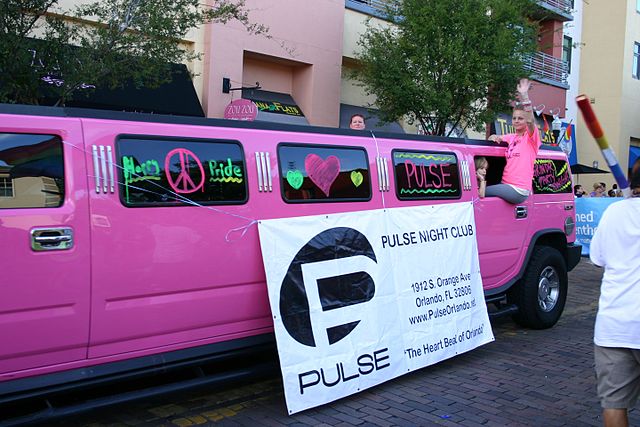 Extended_pink_Humvee_of_Pulse_nightclub_at_come_Out_With_Pride_2013_(10118387633)